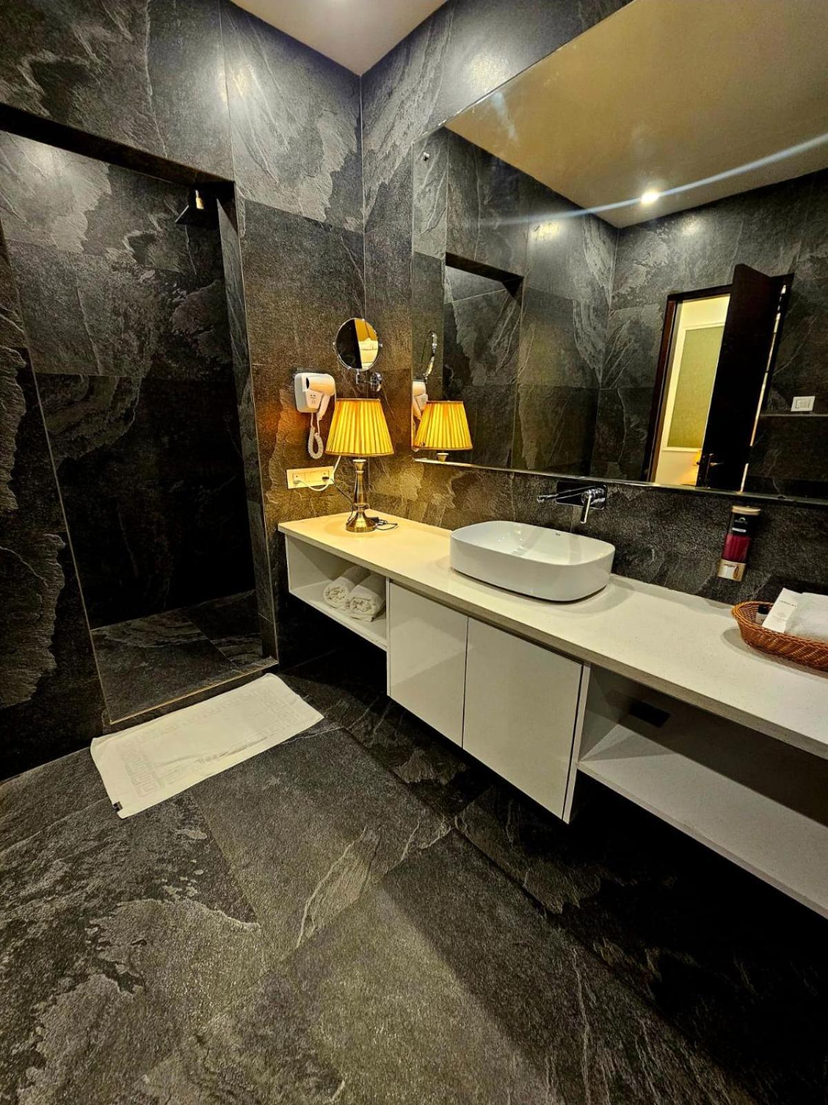 Corbett Tusker Trail Hotel Kashipur Exterior foto