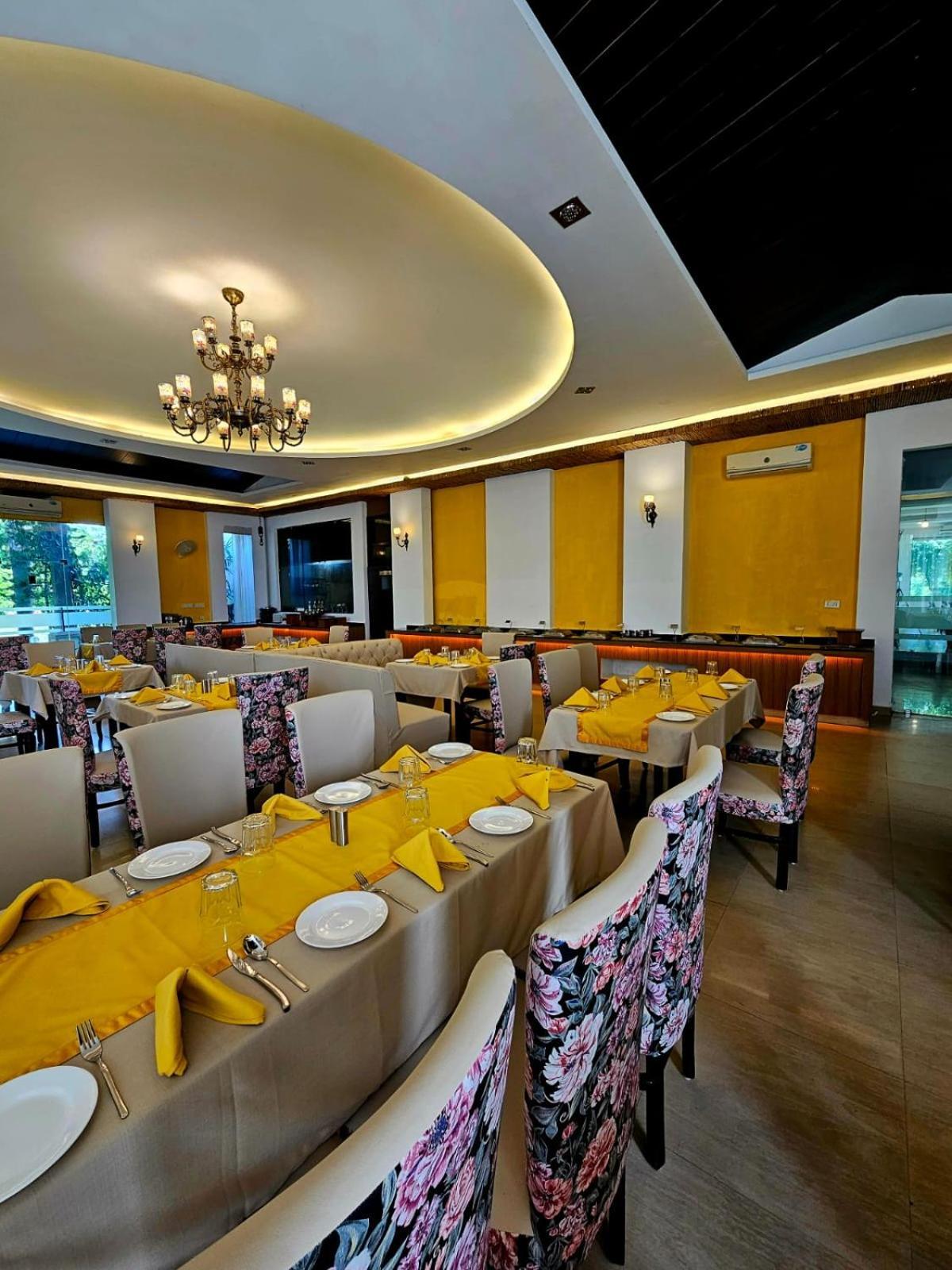 Corbett Tusker Trail Hotel Kashipur Exterior foto